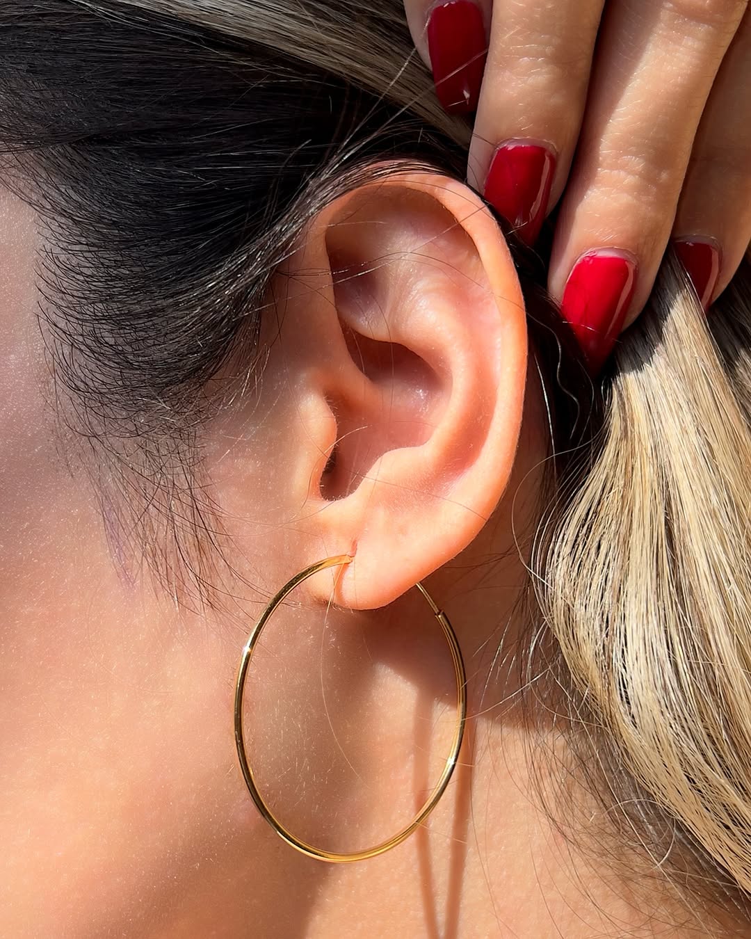 گوشواره حلقه‌ای طلای ساده می‌ماه